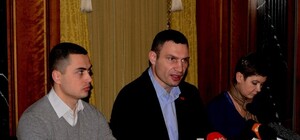 Языковой вопрос - это та старая пластинка, которую достают политики, когда нечего дать людям, - Кличко