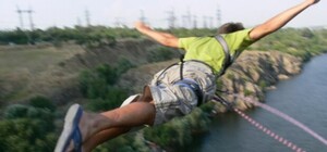 Горожане массово спрыгнут с Арочного моста