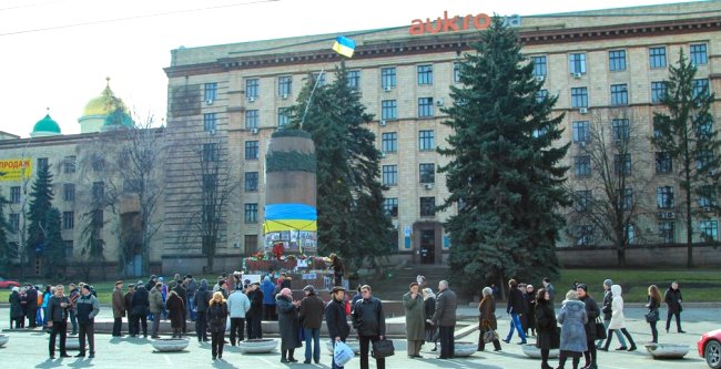 А тем временем площадью Ленина ее уже не назовешь. Фото с сайта panoptikon.org
