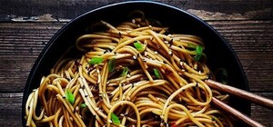 Где в Киеве заказать китайско-тайскую еду в боксах: обзор