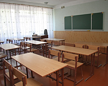 В школе важен не только ремонт классных комнат, но и преподавательский состав. Фото с сайта new-most.info
