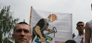 В Донецке шахтеры под знаменами “Народной республики” требовали окончания АТО