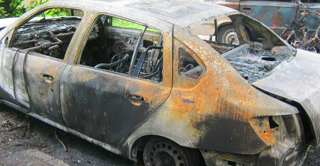 Машина сгорела полностью. Фото 34.ua