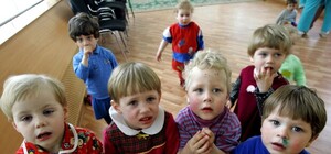 Вооруженные люди перехватили автобус с детьми из Снежного