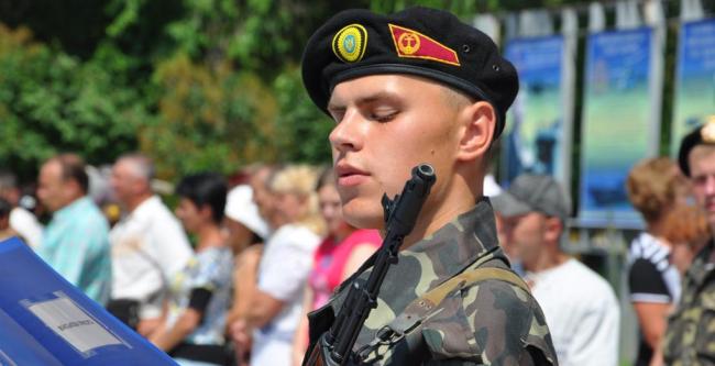 Всего на Днепропетровщины в армию можно забрать 100 тысяч человек. Фото с сайта kerch.fm