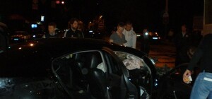 Фото Лексуса после столкновения с трамваем на 