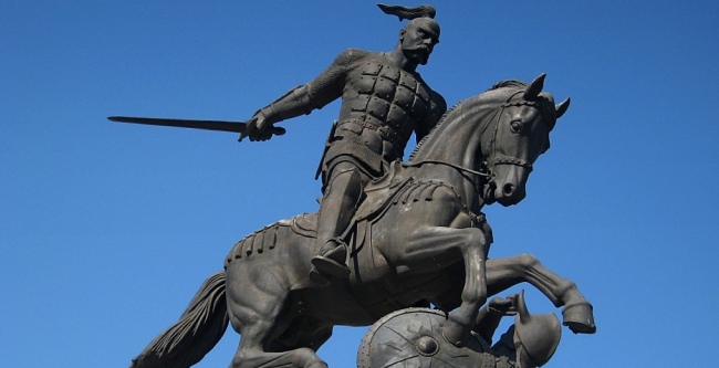 Памятник Святославу в Киевской области. Фото с сайта kavicom.ru