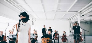 Перья, бумажные морды медведей и оркестр: как группа Рur:Рur в Харькове клип снимала