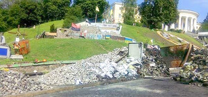 Фотофакт: как сейчас выглядит баррикада на Институтской