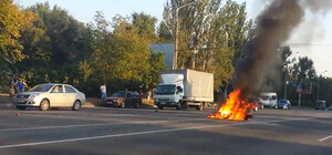 На Победе Lexus сбил мотоциклиста и сбежал