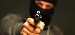 В центре Днепропетровска мужчине прострелили ноги