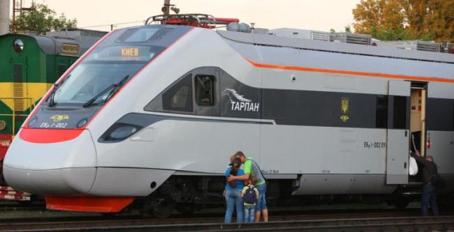 На маршруте "Интерсити+" теперь курсирует украинский поезд. Фото с сайта kvsz.com