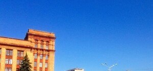 На площади Героев Майдана свалили постамент Ленина