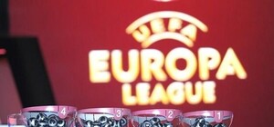 С кем может сыграть 