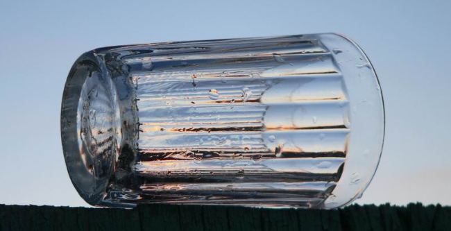 Граненому стакану уже больше 70 лет. Фото с сайта stihi.ru