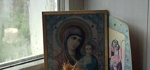 В Луганске уцелела икона в сгоревшем дотла доме [фото]