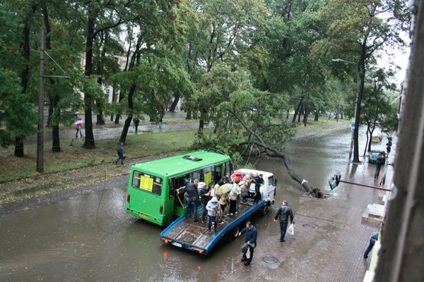Эвакуация. Фото с сайта gorod.dp.ua