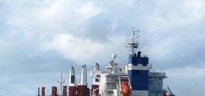 Матросам дрейфущего у берегов Одессы судна с подозрением на вирус Эбола позволят сойти на землю