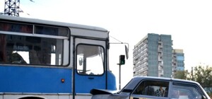 Автобус с военными на Донецком шоссе попал в ДТП