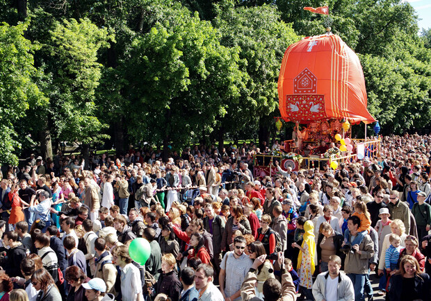 Каждый год кришнаиты всего мира отмечают День колесниц. Фото с сайта voobys.com