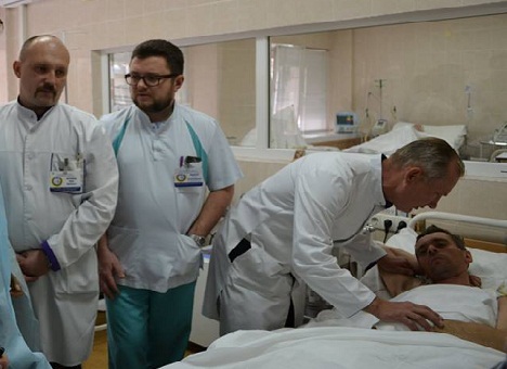 Больницу Мечникова посещают иностранные врачи