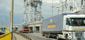 Бойцы добровольческого батальона блокировали гуманитарный груз Ахметова