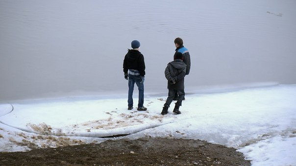 Новость - События - В районе Паруса под лед провалились трое подростков