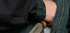 На Кирова нашли парня с перерезанным горлом