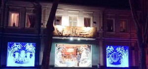 Кареты и сказка: в Одессе выбрали лучшую новогоднюю витрину