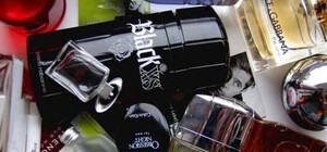 Торговали подделками: в Одессе повязали продавцов элитной парфюмерии