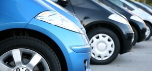 На автостоянке взорвалась граната, два человека ранены