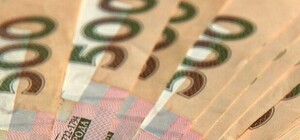 В Україні почали виплачувати кошти вкладникам двох неплатоспроможних банків