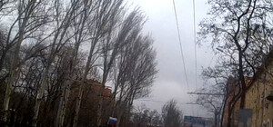 По центру Донецка проехала бронетехника под российскими флагами (ФОТО)