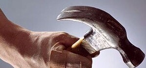 Парень убил соседку и поджег ее квартиру