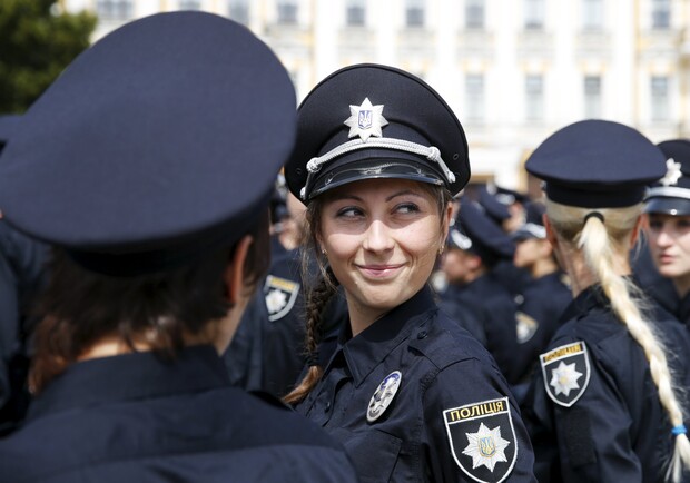Новость - События - Красивые и опасные: каждая шестая заявка в полицию Днепра от девушки