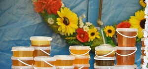 Нужна помощь: волонтеры просят харьковчан принести военным мед и яблоки