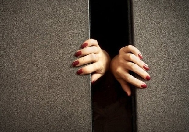 Новость - События - Девушкам на заметку: в Днепре опасно заходить в лифт с незнакомцем