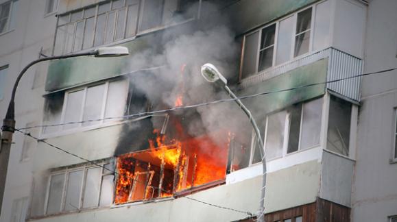 Новость - События - В Днепропетровске на пожаре чуть не погибла женщина