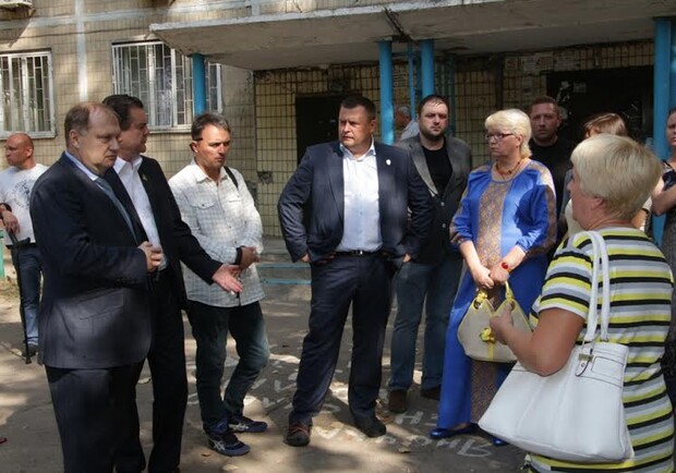 Новость - События - Парламентская комиссия, возглавляемая Борисом Филатов, занялась решением проблем днепропетровских общежитий