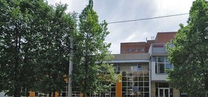 Полтавчанка оглохла после визита в салон красоты