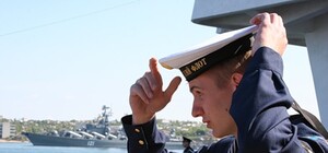 В Севастополе у родителей матросов  отбирают в залог паспорта
