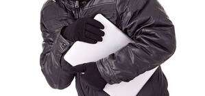 В Днепре ноутбк украли прямо из торгового центра. Ищут свидетелей