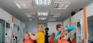 Говорит врач: во сколько может обойтись лечение после стрижки в парикмахерской за 30 гривен