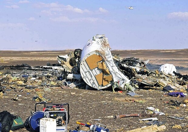 Фрагменты тел погибших в авиакатастрофе фото