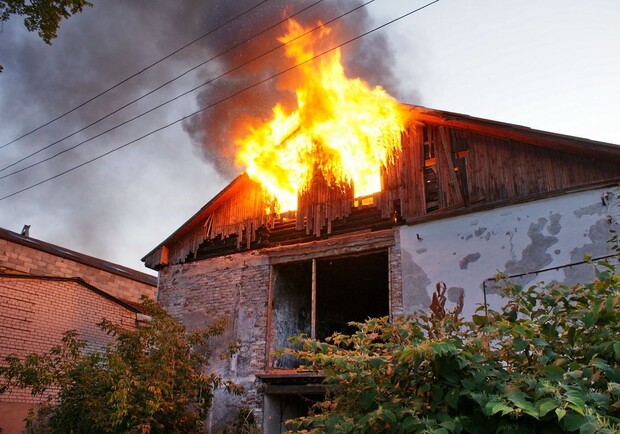 Новость - События - Мужчина получил ожоги, пытаясь спасти свой дом от пожара