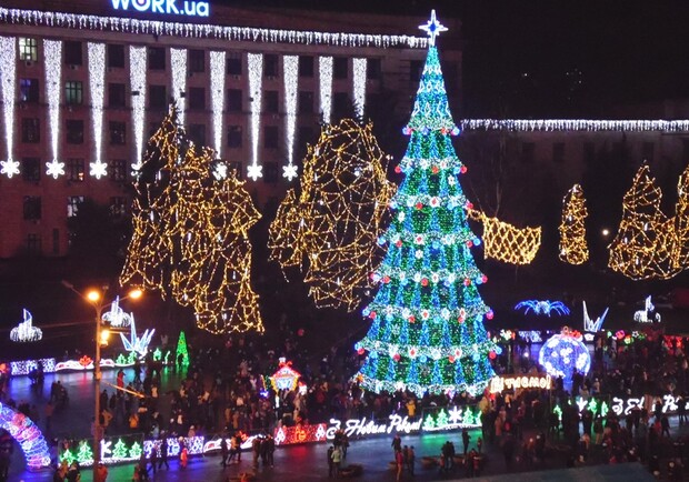 Новость - События - Во сколько обошлась новогодняя иллюминация Днепропетровску