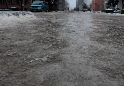 Новость - События - В городе избирательно очищают дороги от снега и льда: фотографии