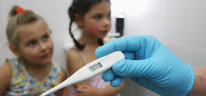 Врачи рассказали, чем чаще всего болеют школьники