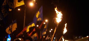 Харьковчане прошли факельным шествием по центру города