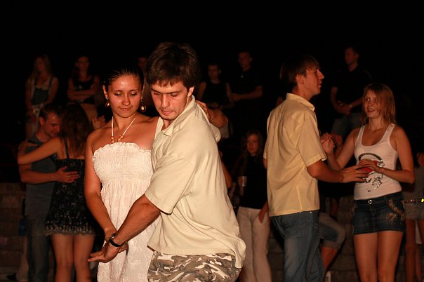 Сальсу танцевали прямо на улице. Фото Salsa Club Днепропетровск.